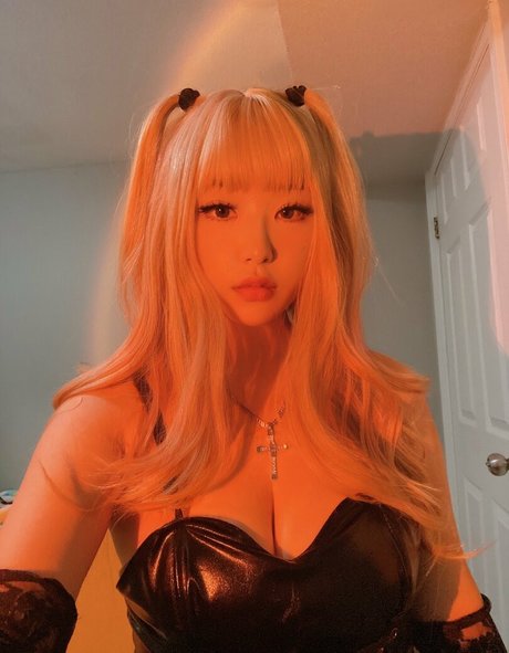 mimieeei high quality model pic