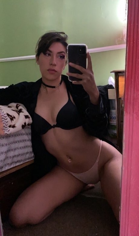 tsuk kai beautiful actress pics