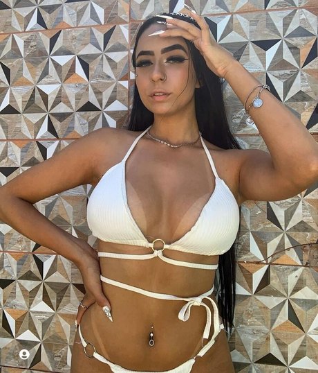 Karine Monteiro perfect model image