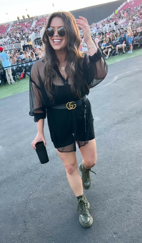 Alex Curry model erotic pic