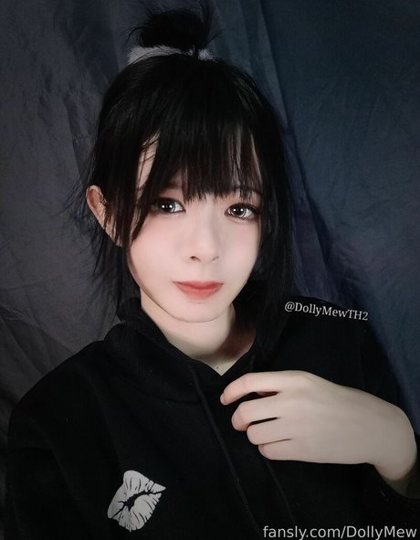 DollyMew star erotic galleries