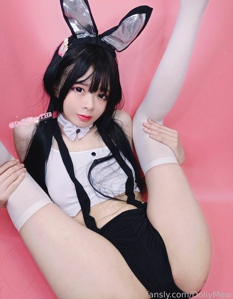 DollyMew erotic star images