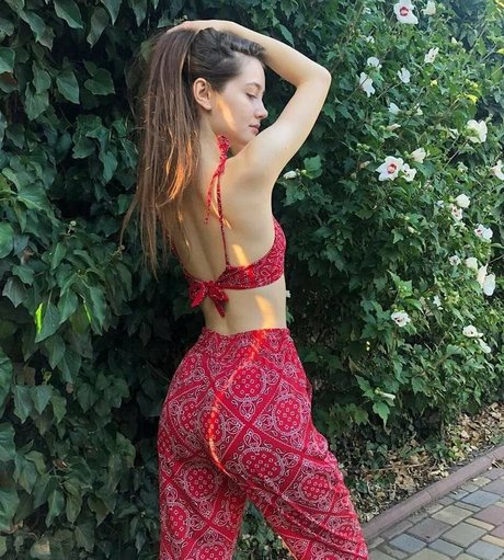 Anna Loisa free model pics