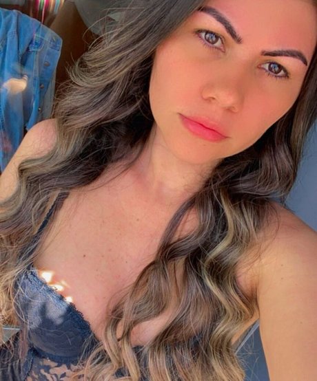 Luci Batista model nudes photo