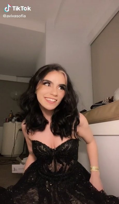 Aviva Sofia nude model photo