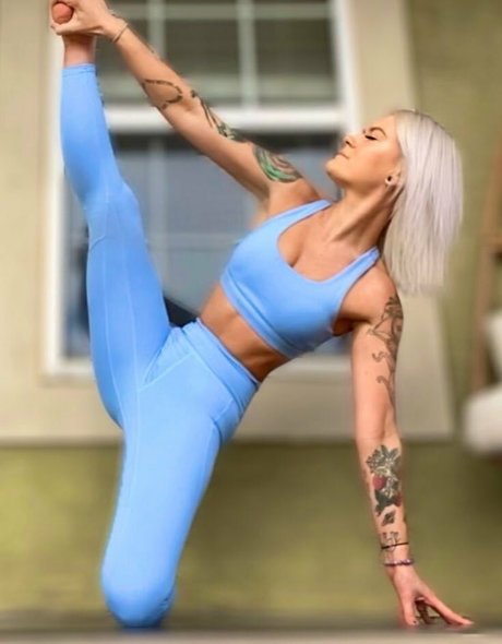 Lilveganslut_ free model image