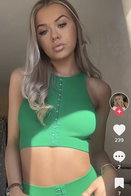 Hollyxfoster Photo Gallery