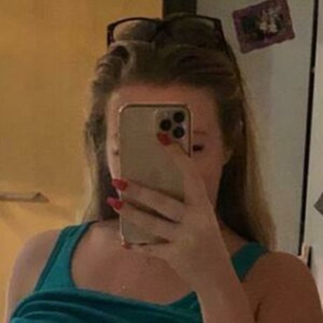 sucking cock onlyfans erotic images