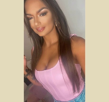 Sasha Woods pornographic model galleries