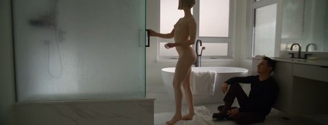 Elena Kampouris nude model photos