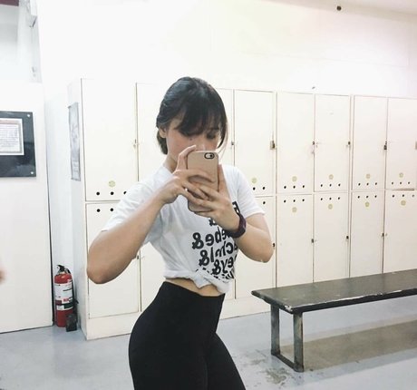 Sarah Carlos erotic model picture