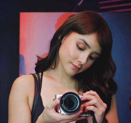 Sarah Carlos sex model pic