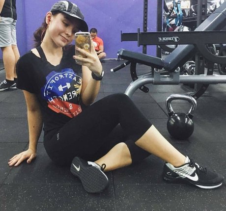 Sarah Carlos model naked pic