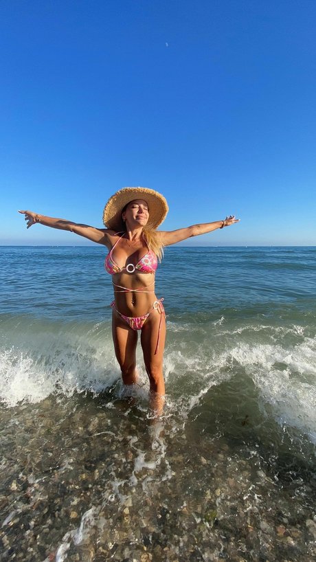 huge fake tits onlyfans sexy xxx pics