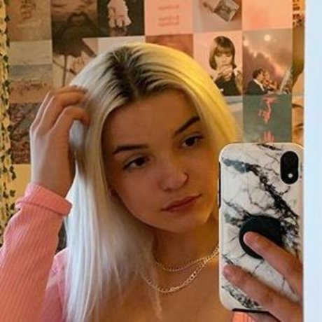 Adriana Nicole Kardos pretty actress galleries