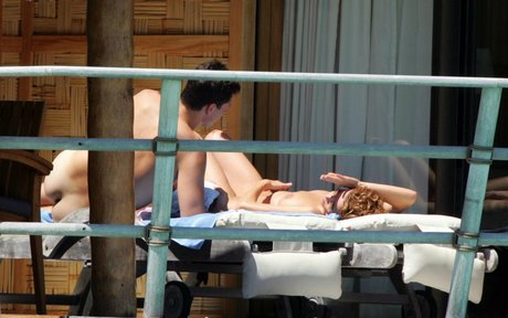 Natasha Kaplinsky hd actress pic