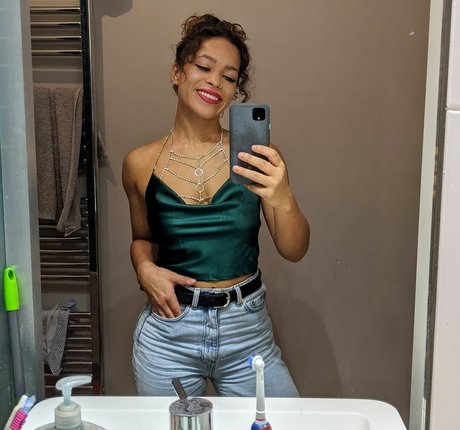 women onlyfans hot naked image