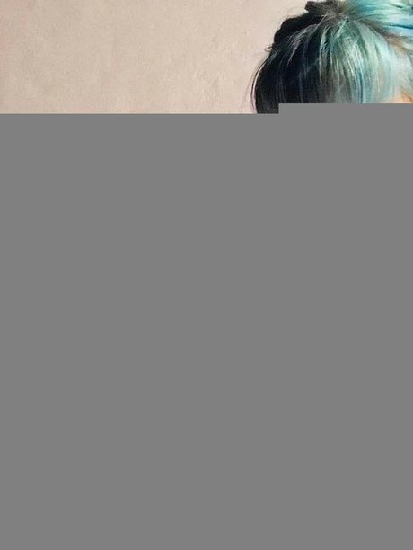 Deyna Galed sexy star pics