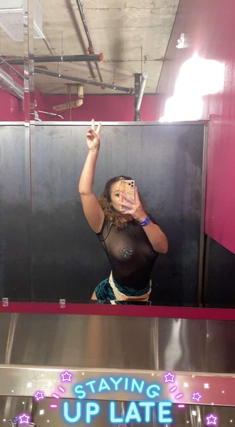 Alexis Pierce pretty star images