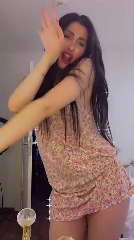 Mira Nouri naked actress pic