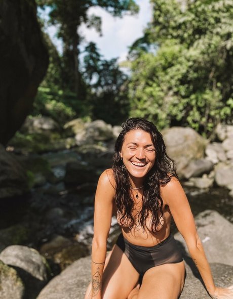 Karena Thompson star pornographic images