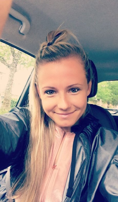 Julia Simic porn actress picture