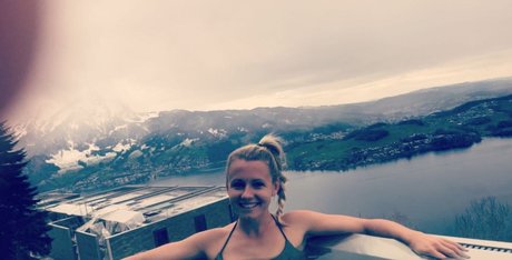 Julia Simic star top image