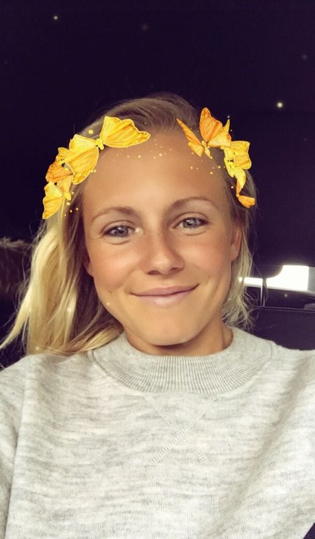 Julia Simic beautiful star gallery