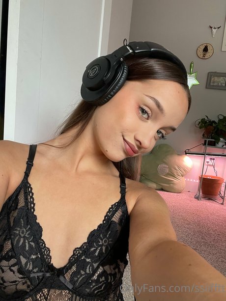 Flaurescent hot actress galleries