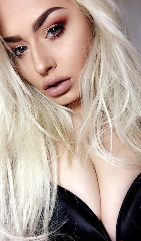 Romanie Smith pornstar xxx gallery