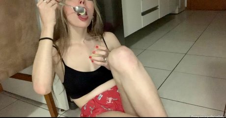 madbaby pretty pornstar photo