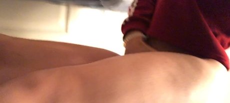 Paris Eike model exclusive img