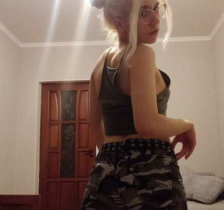 Nasijjj sexy star photo