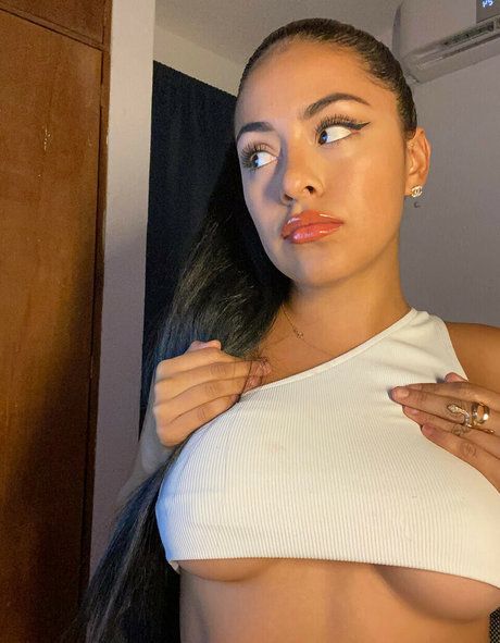 Merith Aranda Rosafire model best pic