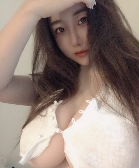 Uelee model exclusive img