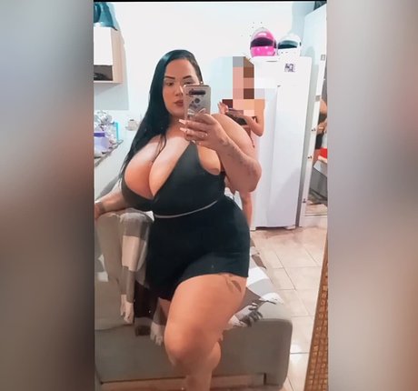 Adriane Esteves art model photo