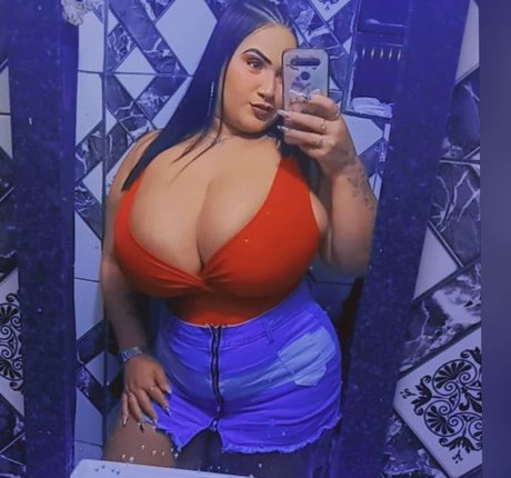 Adriane Esteves Photo Gallery