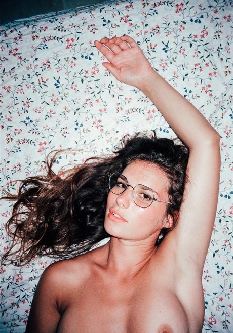 Pauline Santamaria nude model images