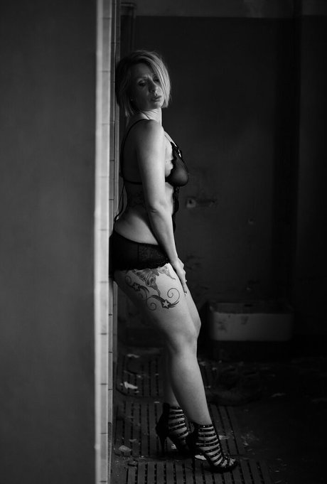 Amanda Busty star best pics