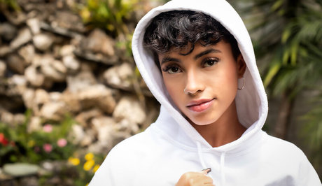 Alessandra Rodriguez art model image