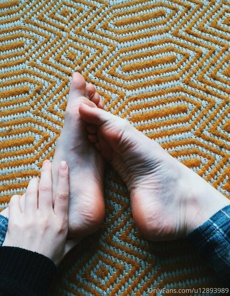 Ellbat nudes actress image