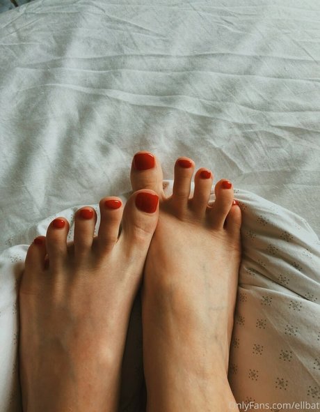 Ellbat star hot photo