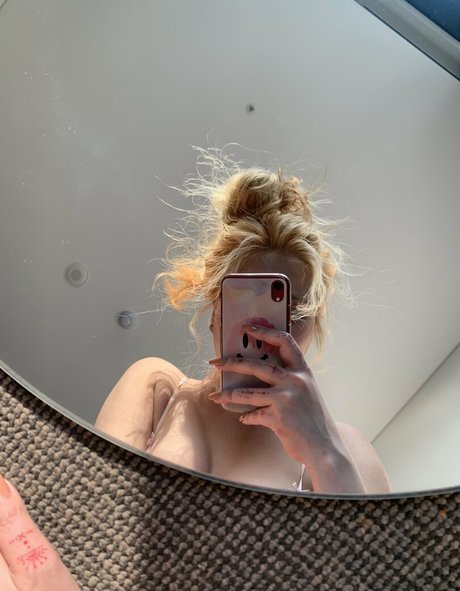 amateur mom onlyfans naked pics