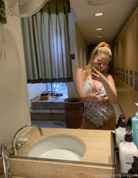 mmmovie_ pornstar naked gallery