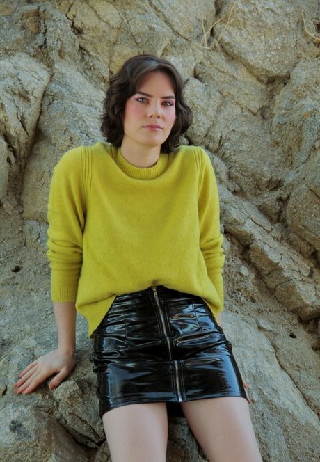 female popular onlyfans perfect images