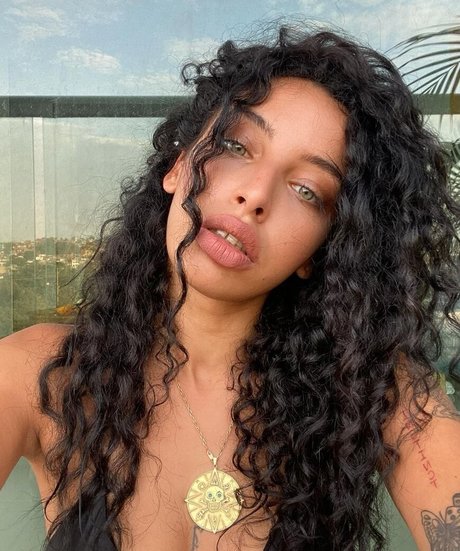 Sara Benamara star img