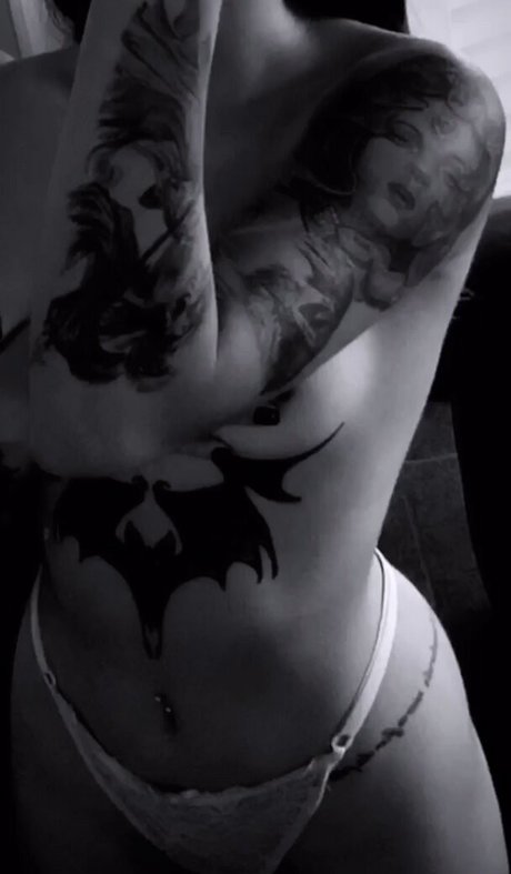 trans asian onlyfans top picture