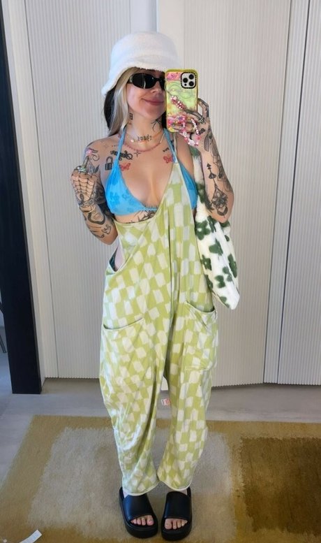 CrayCraysounds naked actress pic