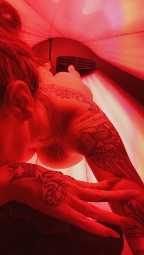 huge fake tits onlyfans porn pics