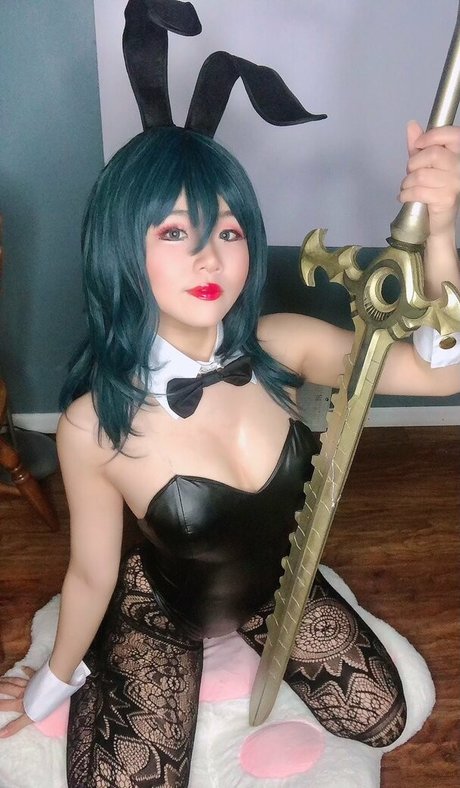 Unacosplayer naked model photo